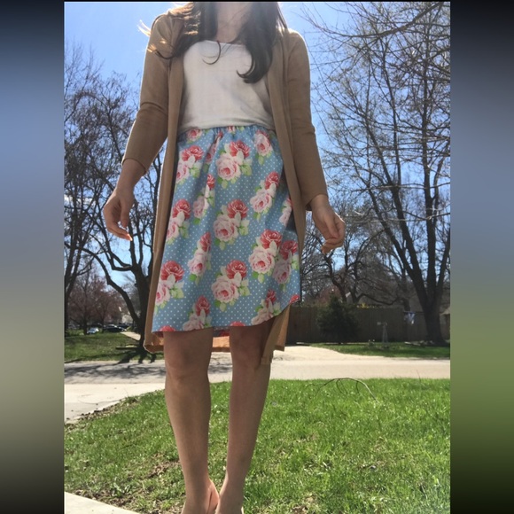 * SALE * Handmade elastic skirt with finished seams and hem! - Picture 2 of 4